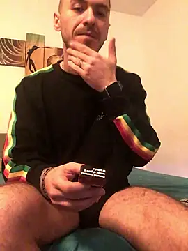 Snapshot of BenDover313OF chatting on 12-02-24, 04:20 BenDover313OF online show from 12-02-24, 04:20