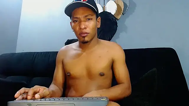 Grandeygruesa1 online show from 12-18-24, 08:53