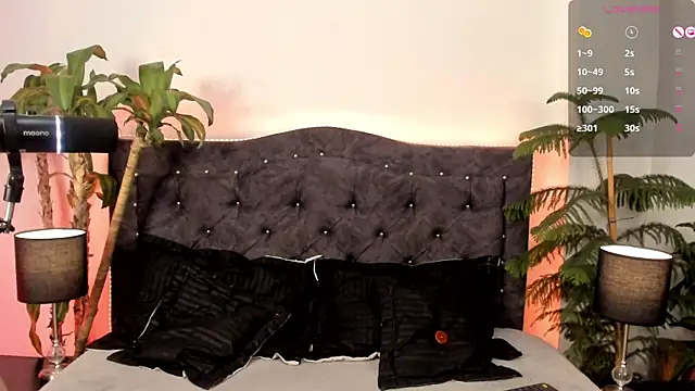 Snapshot of candy_canne__ chatting on 12-20-24, 06:35 candy canne online show from 12-20-24, 06:35