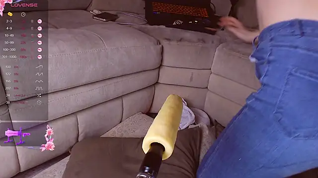 yourfox Alice online show from 01-13-25, 03:23