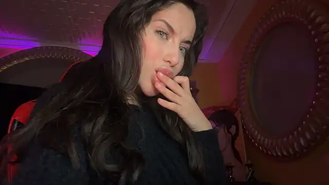 Snapshot of ORLA86 chatting on 02-14-25, 04:15 ORLA86 online show from 02-14-25, 04:15