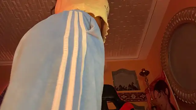 Snapshot of ORLA86 chatting on 02-27-25, 06:20 ORLA86 online show from 02-27-25, 06:20