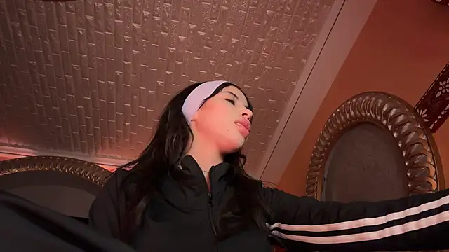 Snapshot of ORLA86 chatting on 03-02-25, 12:20 ORLA86 online show from 03-02-25, 12:20