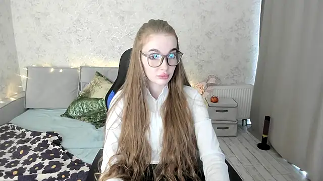 LissaCain online show from 11-06-25, 05:52