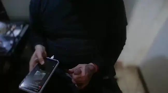 Snapshot of AlanDickson chatting on 12-10-24, 12:05 AlanDickson online show from 12-10-24, 12:05