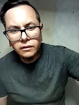 Snapshot of AlanDickson chatting on 02-19-25, 03:06 AlanDickson online show from 02-19-25, 03:06