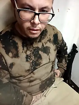 Snapshot of AlanDickson chatting on 03-04-25, 08:24 AlanDickson online show from 03-04-25, 08:24