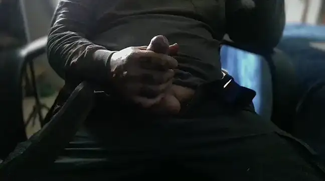 Snapshot of AlanDickson chatting on 03-14-25, 01:24 AlanDickson online show from 03-14-25, 01:24