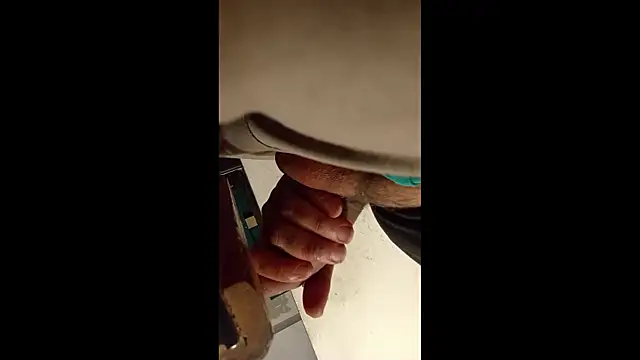 Snapshot of AlanDickson chatting on 10-30-25, 09:22 AlanDickson online show from 10-30-25, 09:22