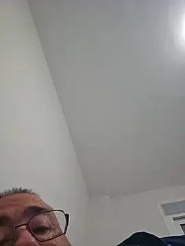 Snapshot of polla_calientes47 chatting on 11-29-25, 06:44 polla calientes47 online show from 11-29-25, 06:44