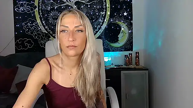 Snapshot of SexxyLiviaa chatting on 02-24-25, 07:52 SexxyLiviaa online show from 02-24-25, 07:52