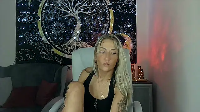 Snapshot of SexxyLiviaa chatting on 03-14-25, 09:00 SexxyLiviaa online show from 03-14-25, 09:00