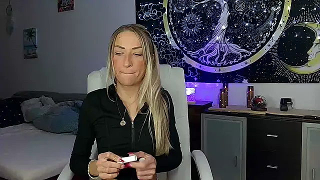 SexxyLiviaa online show from 11-04-25, 12:10