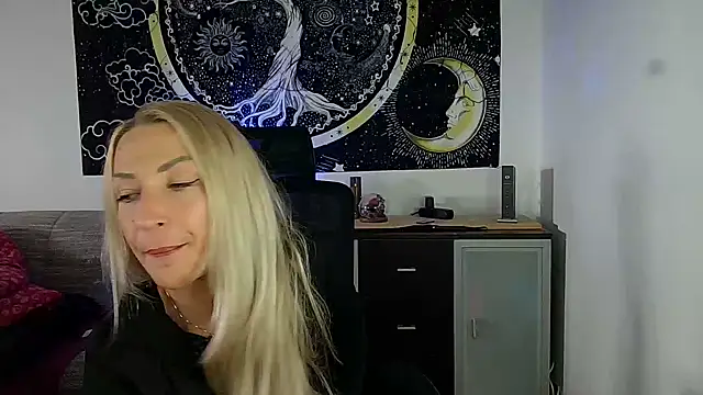 Snapshot of SexxyLiviaa chatting on 06-15-26, 08:05 SexxyLiviaa online show from 06-15-26, 08:05