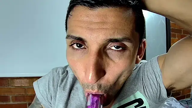 Marck Muscle online show from 12-30-24, 02:53