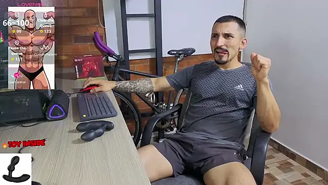 Snapshot of Marck_Muscle chatting on 07-08-26, 12:15 Marck Muscle online show from 07-08-26, 12:15