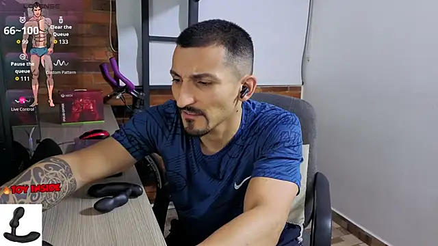 Snapshot of Marck_Muscle chatting on 07-10-26, 11:51 Marck Muscle online show from 07-10-26, 11:51