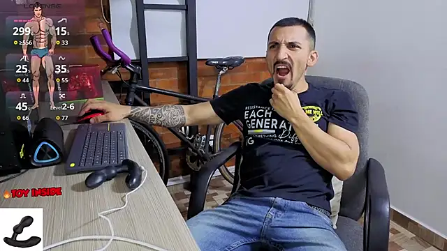 Snapshot of Marck_Muscle chatting on 07-12-26, 03:30 Marck Muscle online show from 07-12-26, 03:30