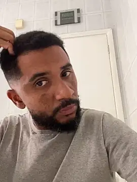 MiddlingAffluent online show from 04-14-26, 05:19