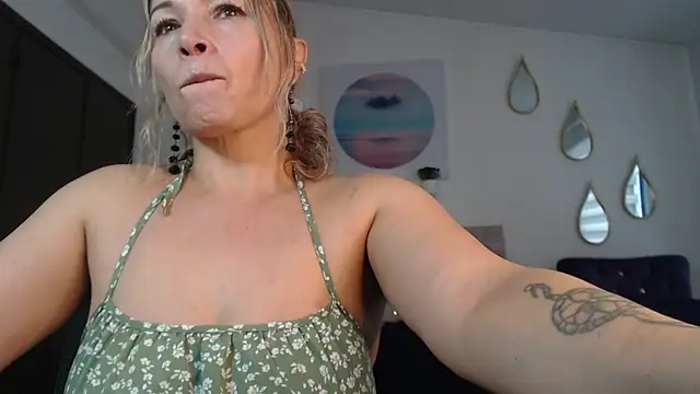 Ingridbergman online show from 07-14-26, 01:17