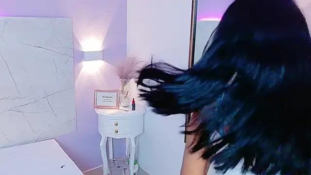 Snapshot of AbrilBrent chatting on 11-28-25, 07:49 AbrilBrent online show from 11-28-25, 07:49