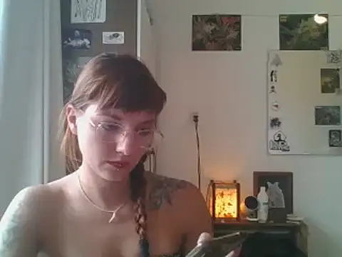 SweetyBabyDemon online show from 12-19-24, 08:13