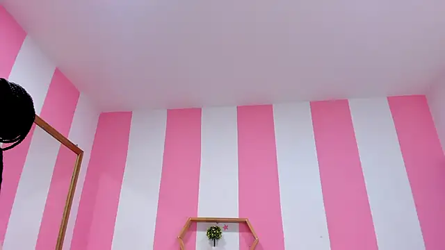 ISABELLA 020 online show from 10-08-25, 12:47