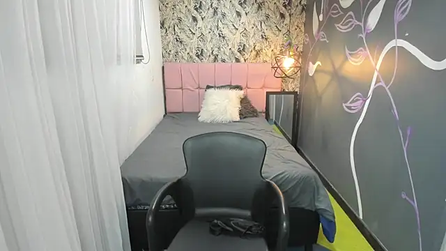 Snapshot of EmmaaEvans_ chatting on 01-31-25, 11:56 EmmaaEvans online show from 01-31-25, 11:56
