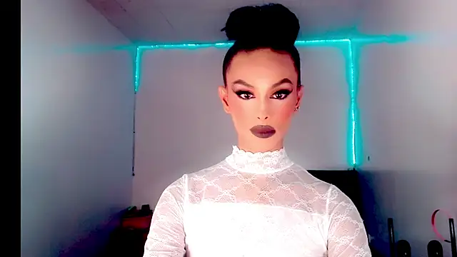  Riannagarcia  online show from 12-21-25, 04:08