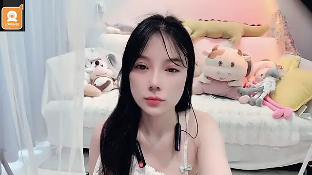 Snapshot of AKiKi711 chatting on 09-09-25, 04:01 AKiKi711 online show from 09-09-25, 04:01