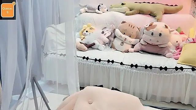 Snapshot of AKiKi711 chatting on 09-16-25, 05:19 AKiKi711 online show from 09-16-25, 05:19