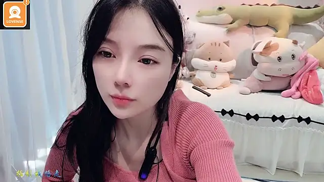 Snapshot of AKiKi711 chatting on 10-15-25, 04:34 AKiKi711 online show from 10-15-25, 04:34