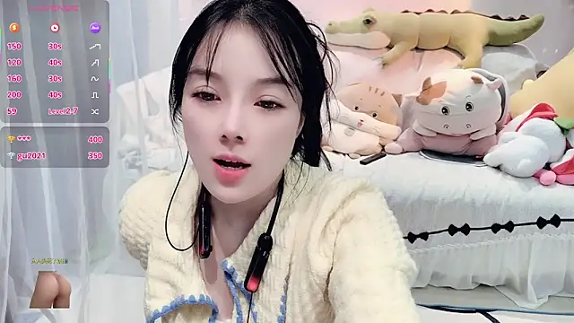 Snapshot of AKiKi711 chatting on 12-01-25, 04:34 AKiKi711 online show from 12-01-25, 04:34