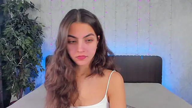 Snapshot of Milana_Crystal_ chatting on 12-05-24, 08:11 Milana Crystal online show from 12-05-24, 08:11