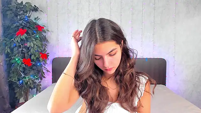 Snapshot of Milana_Crystal_ chatting on 12-19-24, 08:13 Milana Crystal online show from 12-19-24, 08:13