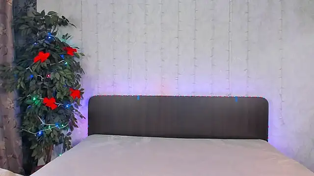Snapshot of Milana_Crystal_ chatting on 12-19-24, 11:18 Milana Crystal online show from 12-19-24, 11:18