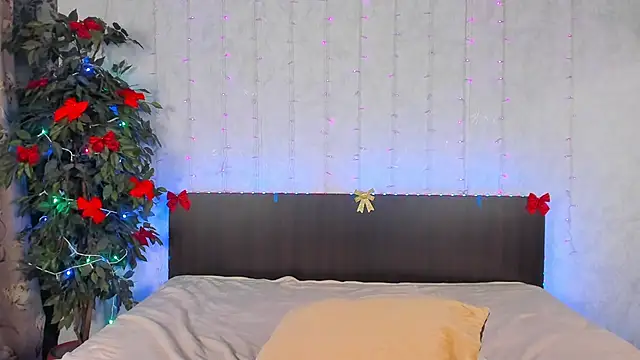 Snapshot of Milana_Crystal_ chatting on 12-31-24, 11:20 Milana Crystal online show from 12-31-24, 11:20