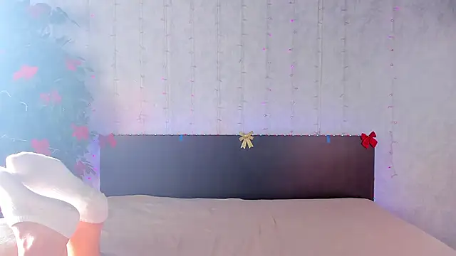 Snapshot of Milana_Crystal_ chatting on 01-05-25, 11:37 Milana Crystal online show from 01-05-25, 11:37