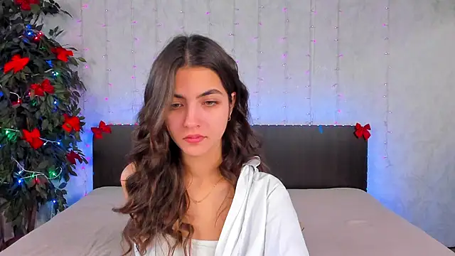Snapshot of Milana_Crystal_ chatting on 01-19-25, 08:18 Milana Crystal online show from 01-19-25, 08:18