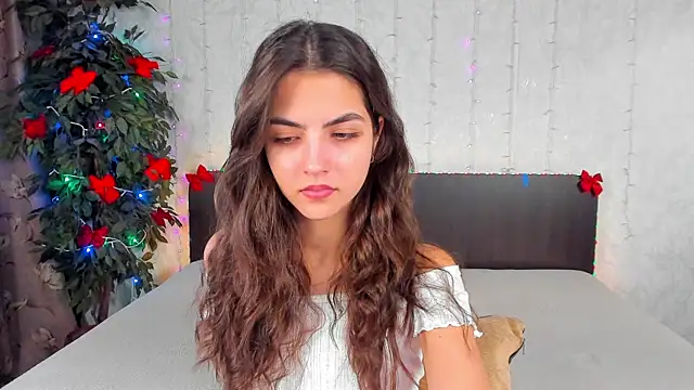 Snapshot of Milana_Crystal_ chatting on 01-27-25, 08:18 Milana Crystal online show from 01-27-25, 08:18