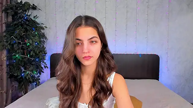 Snapshot of Milana_Crystal_ chatting on 02-02-25, 08:02 Milana Crystal online show from 02-02-25, 08:02