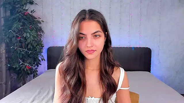 Snapshot of Milana_Crystal_ chatting on 02-02-25, 11:08 Milana Crystal online show from 02-02-25, 11:08