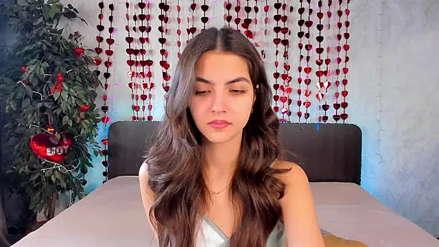 Snapshot of Milana_Crystal_ chatting on 02-13-25, 08:27 Milana Crystal online show from 02-13-25, 08:27