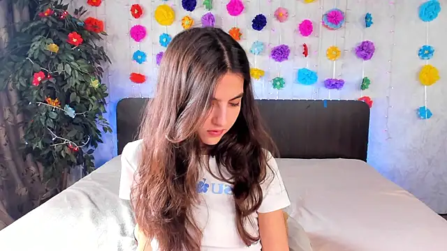 Snapshot of Milana_Crystal_ chatting on 03-13-25, 11:30 Milana Crystal online show from 03-13-25, 11:30