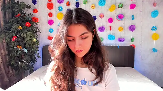 Snapshot of Milana_Crystal_ chatting on 03-14-25, 08:21 Milana Crystal online show from 03-14-25, 08:21