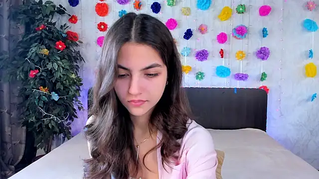 Snapshot of Milana_Crystal_ chatting on 03-23-25, 08:15 Milana Crystal online show from 03-23-25, 08:15