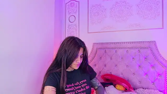 Snapshot of Cori_Paige chatting on 02-20-26, 04:20 Cori Paige online show from 02-20-26, 04:20