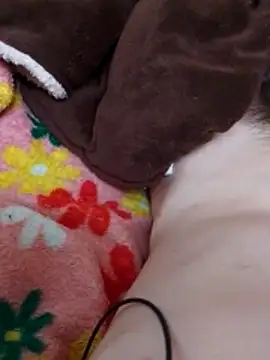 Snapshot of Adee21e chatting on 12-03-25, 02:15 Adee21e online show from 12-03-25, 02:15