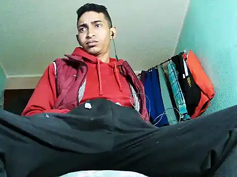Snapshot of andrescaraballo chatting on 10-08-25, 06:00 andrescaraballo online show from 10-08-25, 06:00
