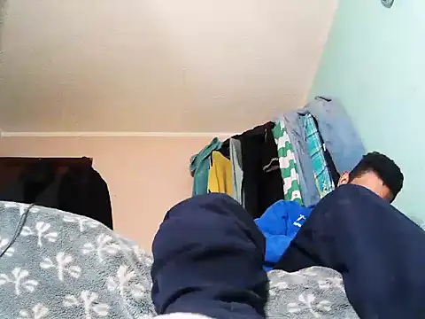 Snapshot of andrescaraballo chatting on 10-24-25, 03:14 andrescaraballo online show from 10-24-25, 03:14